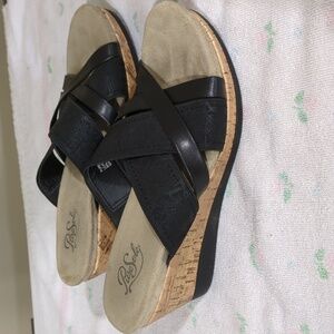 Pure sole sandals